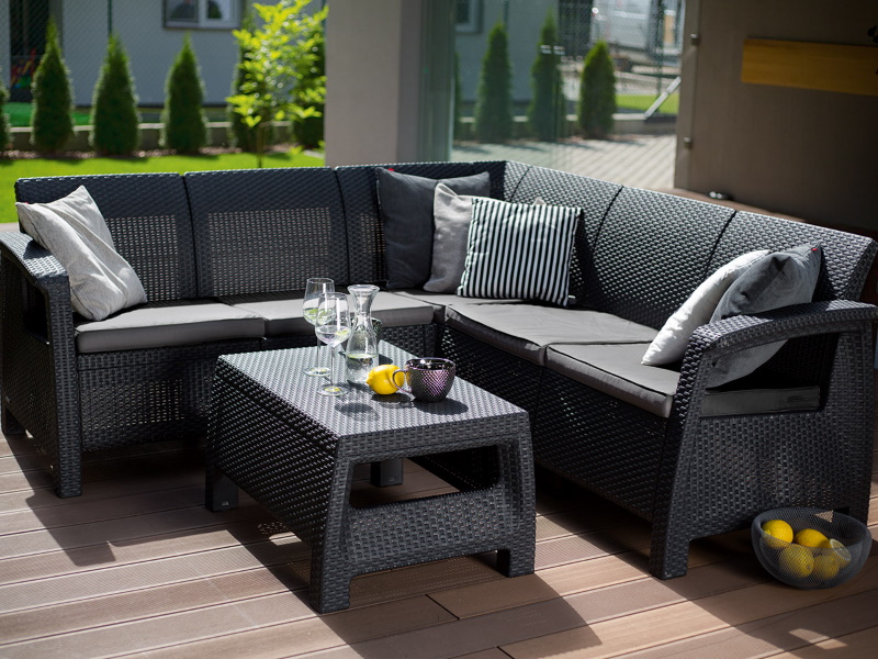 Как выбрать пластиковую мебель